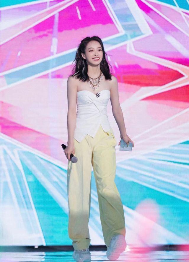 宋茜舞台造型太颯！「肚兜吊帶」亮閃閃，吸睛十足仿佛「美人魚」 娛樂八卦吃瓜 第7张