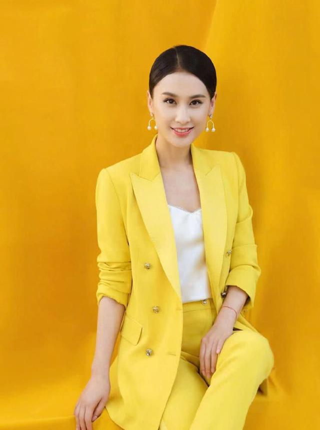 小雞裝大鵝，30個女人一出戲，比衣服拼演技，黃聖依媳婦熬成婆？ 娛樂八卦吃瓜 第13张