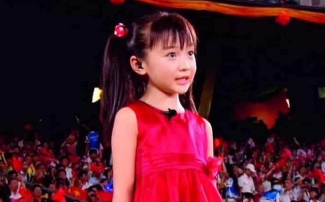 她是大家的「童年女神」，美貌曾迷倒釋小龍，嫁給黑人後變化大 娛樂八卦吃瓜 第8张