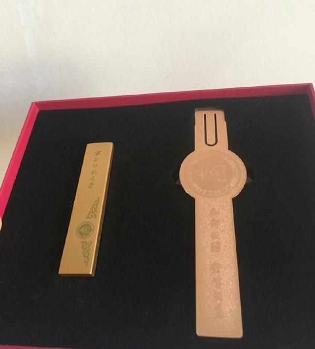 毕业全班买什么纪念品,实用又有意义的纪念品
