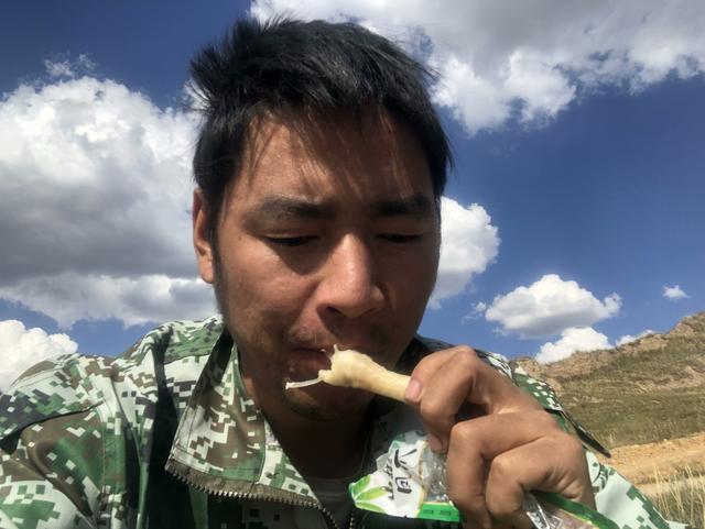 情人节到了，凌云送给女朋友最好的礼物，让大家都认识你 七夕送什么礼物给