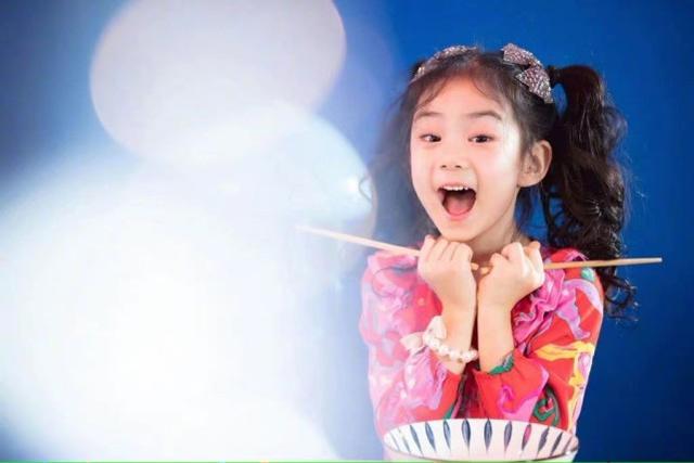 戚薇李承鉉分工明確，李承鉉機場專心帶女兒，戚薇機場獨美 娛樂八卦吃瓜 第8张