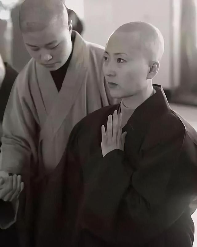 拍旧版红楼梦有灵异出现（87版红楼梦中的诡异巧合）