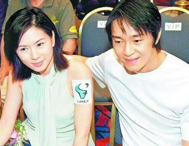 周星馳從她死後開始白頭，喜劇之王不婚背後，藏著一顆被刺痛的心 娛樂八卦吃瓜 第22张