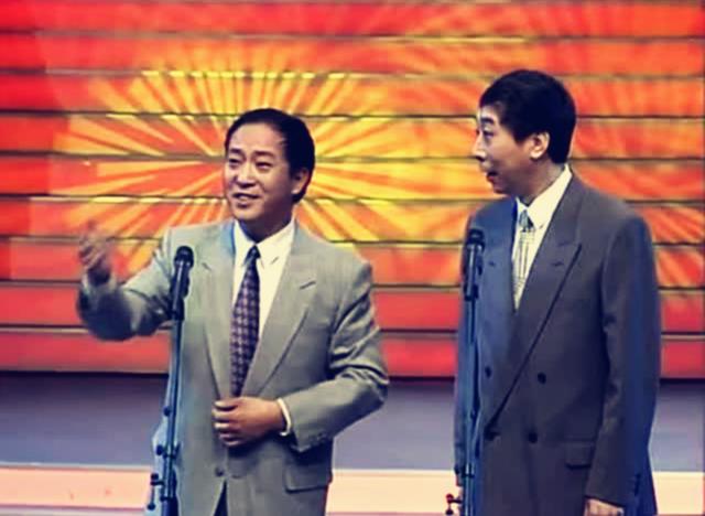2000年，牛群義無反顧地離開馮鞏去當縣長，如今現狀淒涼？ 娛樂八卦吃瓜 第1张