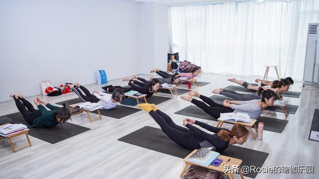 李沁挑戰空中瑜伽似仙子，每天10分鍾這樣做，高效瘦出同款身材 健身減肥達人 第11张