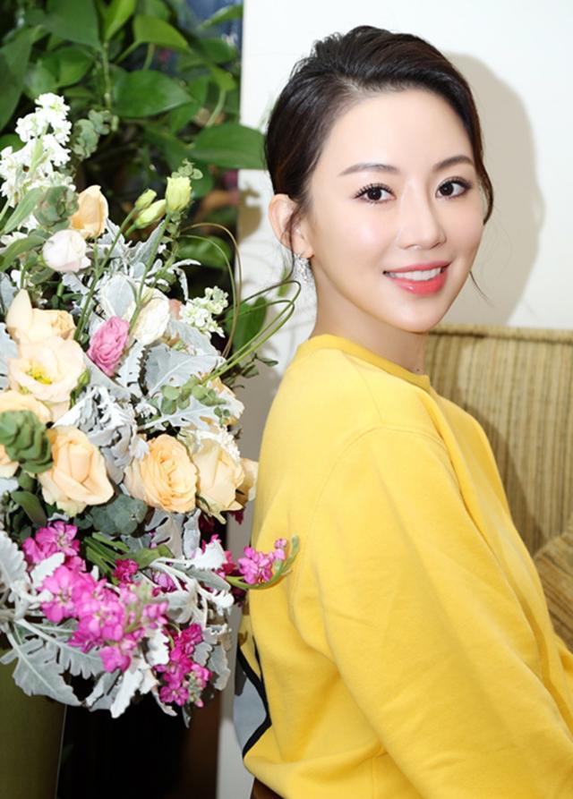 九球天後潘曉婷，39歲身材顏值仍絕佳，和15歲時沒兩樣，羨慕 街拍正妹 第2张