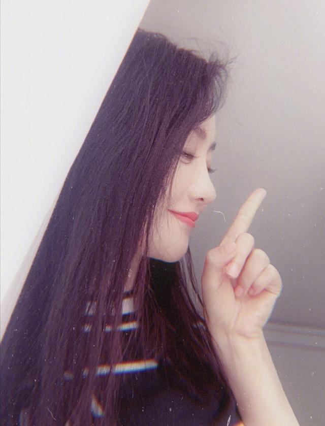 楊蓉居然40歲了？這凍齡顏值+魔鬼身材，活脫脫一個18歲的少女啊 街拍正妹 第4张