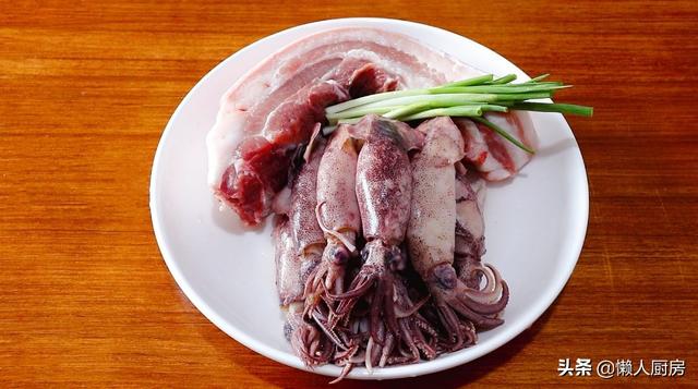 大廚教你做紅燒肉，記住這些，入口即化味道香，減肥也要吃幾塊 熱愛美食 第3张