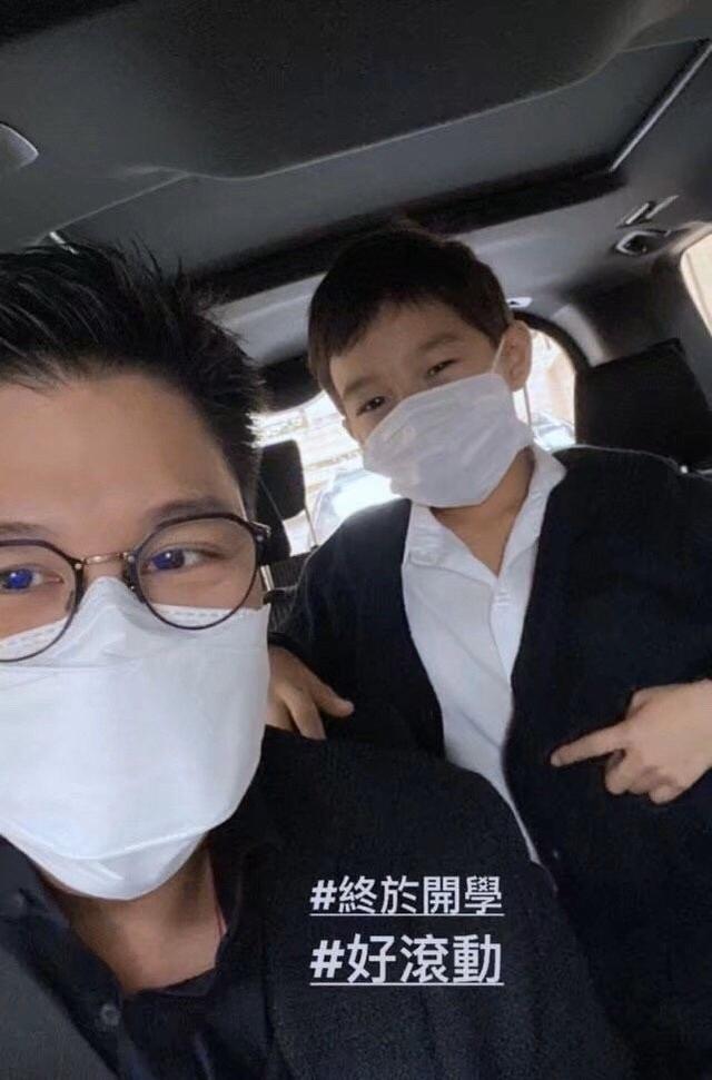 霍啟剛曬近照，父子合影好親密，兒子霍中曦和媽媽郭晶晶五官太像 娛樂八卦吃瓜 第1张