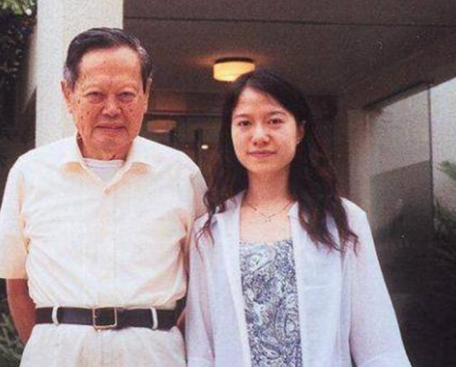 28歲翁帆嫁82歲老者，三觀相符，楊振寧：翁帆是甜蜜的天使 娛樂八卦吃瓜 第4张