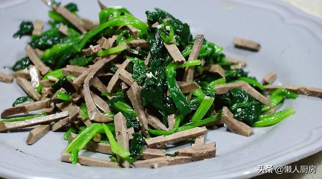 菠菜怎麼做好吃？豬肝怎麼做好吃？天氣炎熱，教你這樣涼拌著吃 熱愛美食 第19张