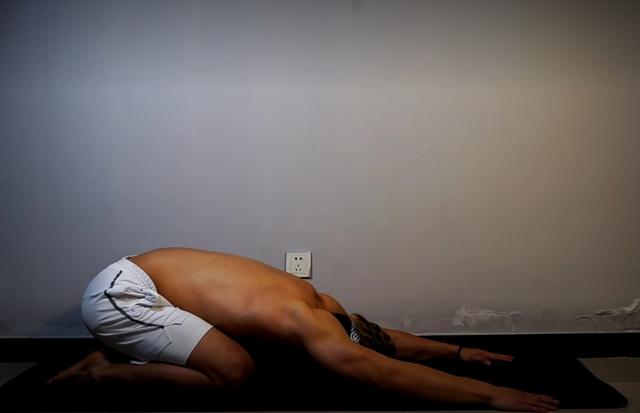 25歲超模升級當媽，線條精緻，細腰長腿，復出身材完全能打 街拍正妹 第9张