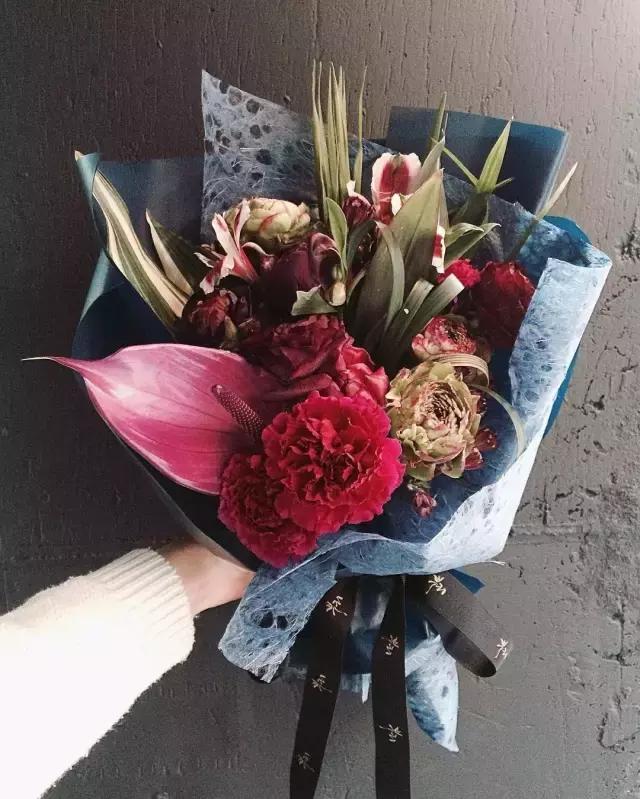 七夕祝福语送朋友请不要请不要问我七夕送多少朵玫瑰合适，自己看