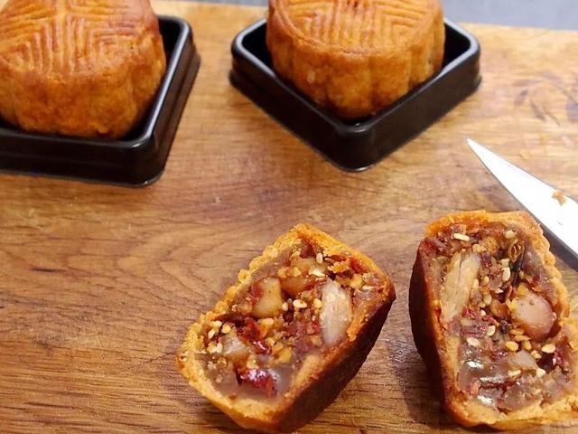 韭菜月餅、榴槤月餅、冰淇淋月餅，奇葩的月餅口味，你吃過幾種？ 熱愛美食 第7张