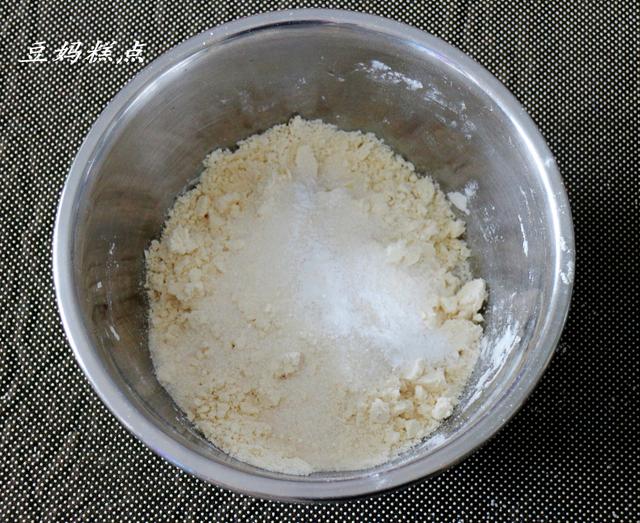 這糕點15元一斤，商場過年賣得火熱！自己在家做，照樣口口酥脆 熱愛美食 第7张