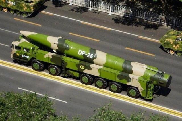 卫星在中国沙漠发现美“航母”，还会动！美媒：那是DF-21的靶子