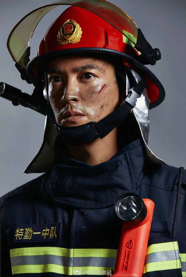 杜江健身，霍思燕疑惑練哪裡，網友卻說：這是在開車嗎？ 健身減肥達人 第1张