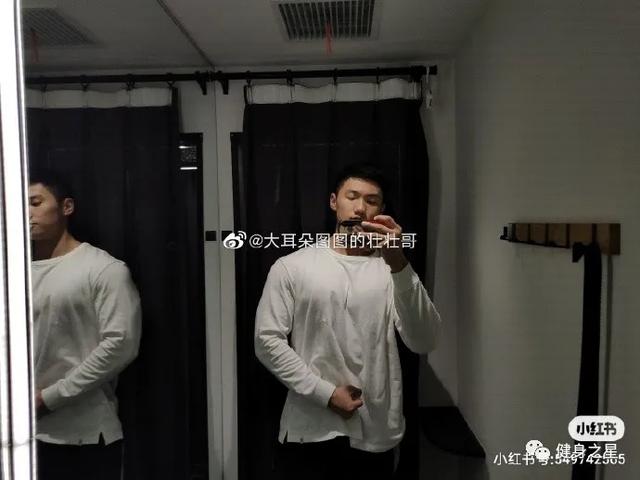 190斤肌肉男，身材媲美男模，網友：這身材我服了 健身減肥達人 第12张