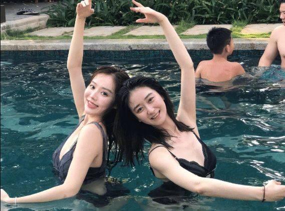 「最美母女」，這組泳池照絕了，讓你親眼看看什麼叫母女像閨蜜 街拍正妹 第1张