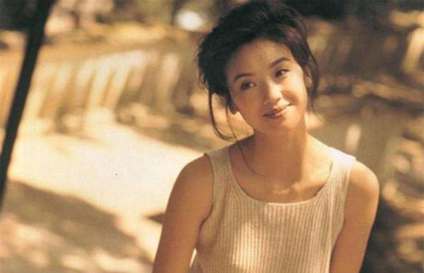 曾是劉德華主動示愛的女神，如今52歲現身小餐館，竟無人認出 娛樂八卦吃瓜 第2张