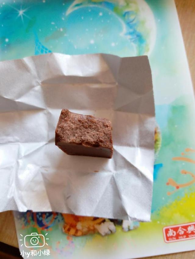 情人节送花送几朵秀色可餐——两款高颜值情人节巧克力测评