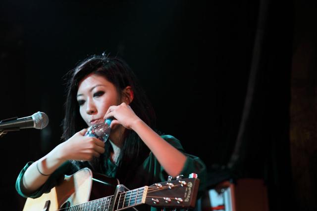 曲婉婷3.5億豪橫的生活背後是人血饅頭，為母喊冤實屬笑話 娛樂八卦吃瓜 第5张
