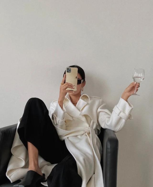 情人节女孩要送礼物女生七夕这样发朋友圈，真的太加分了