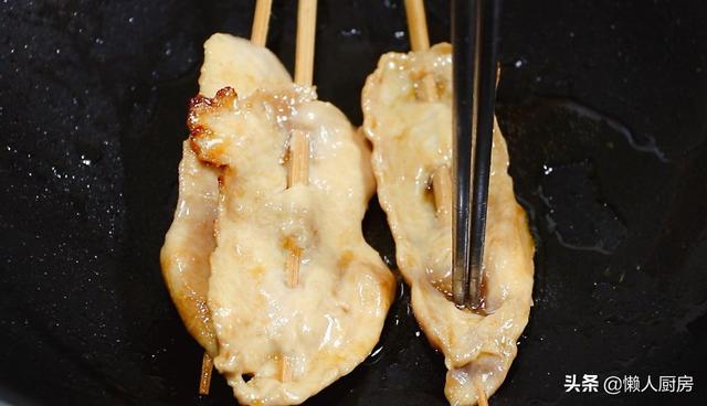 雞胸肉片成大薄片，扔進鍋里瞬間變美食，家人都夸好吃，真解饞 熱愛美食 第12张