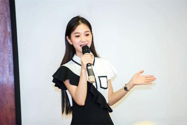 身价78亿被曝造假，22岁成最年轻董事长的她，成功之路是真是假？