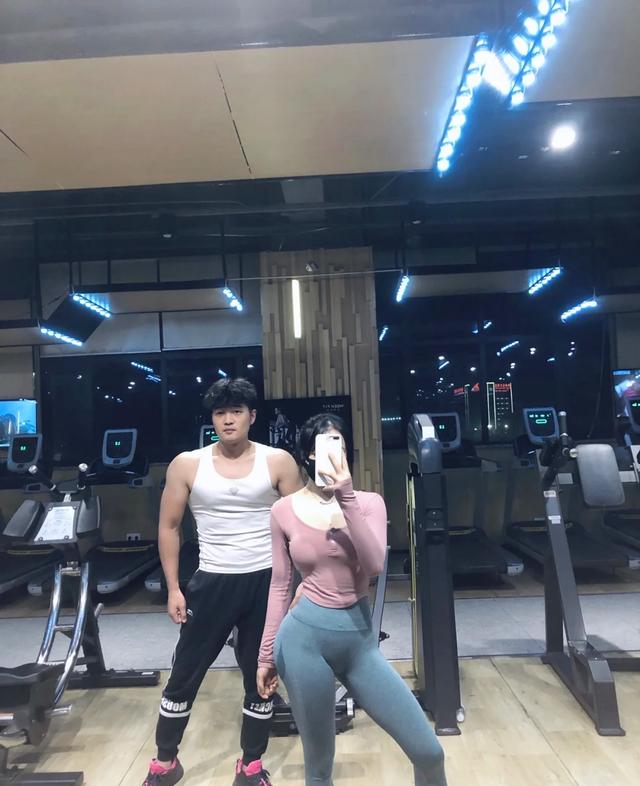 蜂腰蜜臀+小鳥臂，江西女私教曲線身材讓人羨慕，纖細手臂有訣竅 健身減肥達人 第6张