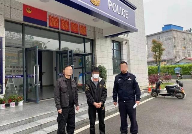 抢红包被刑拘？家长在微信群发红包缴纳生活费，一家长狂抢30多个红包4000多元后失联