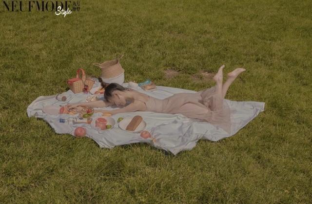 徐璐盛夏造型look，戶外野餐穿公主風裙裝，造型清新優雅減齡足 娛樂八卦吃瓜 第1张
