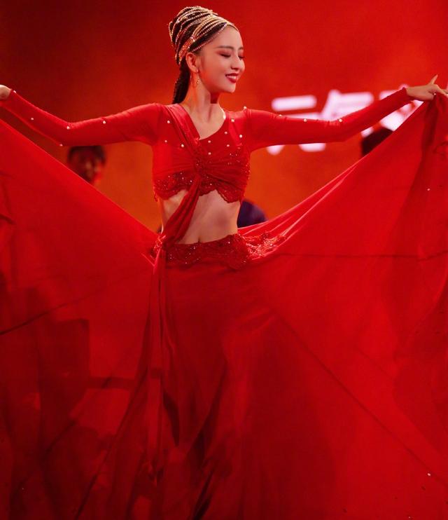 「悲情女神」佟麗婭，當眾示愛換來冷笑，9年前就已定下結局 娛樂八卦吃瓜 第35张