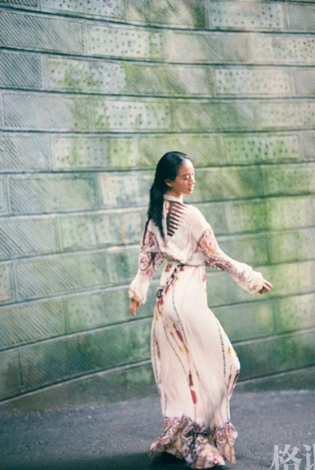 李夢、劉琳隱秘大片曝光，懷舊復古穿搭風氣質獨特，充滿神秘氣息 娛樂八卦吃瓜 第8张