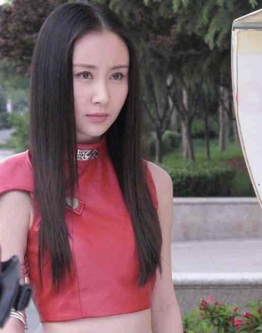 舒暢整形後顏值回春，重回《魔幻手機》，和劇中男主角好像都沒變 娛樂八卦吃瓜 第3张