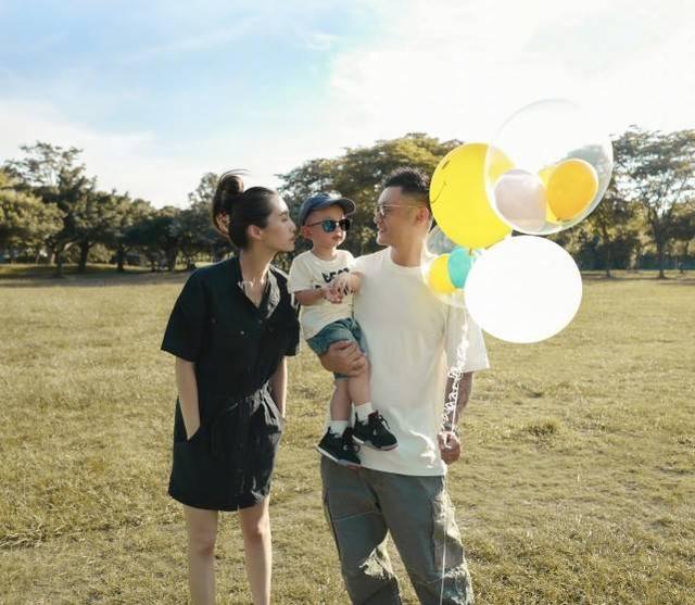 余文樂宣布老婆懷二胎，曬合影高調示愛，「花花公子」變三好男人 娛樂八卦吃瓜 第3张