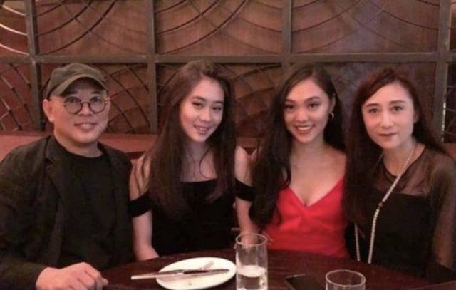 李連傑倆女兒近照曝光！濃妝艷抹打扮成熟，小女兒穿吊帶身材豐腴 娛樂八卦吃瓜 第3张