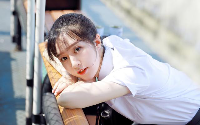 讨女孩子欢心的幽默话（哄女生开心的话幽默）