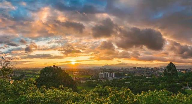 适合发出去玩的短句简单（适合去旅游发的文案）