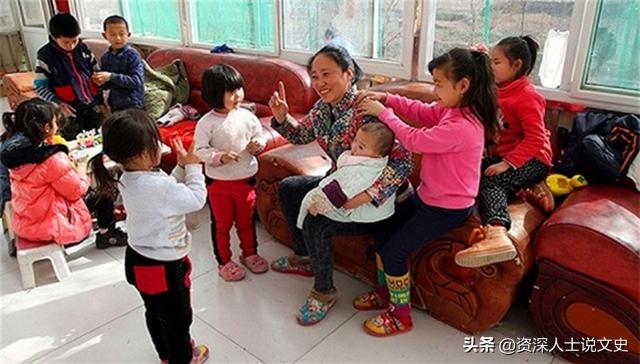 李利娟收养118名孤儿，2018年因涉黑被警察抓捕，村民称大快人心