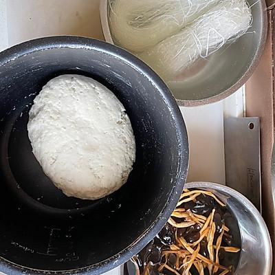 羊肉泡馍怎么做好吃（羊肉泡馍正宗做法与配料）