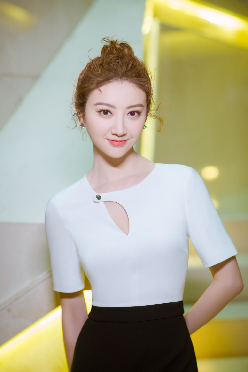 现代女性应爱自己多一点只要戴上真珠宝哪怕是珠宝租赁又何妨