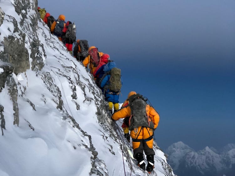 珠穆朗玛峰属于哪个国家珠穆朗玛峰最高点属于哪个国家