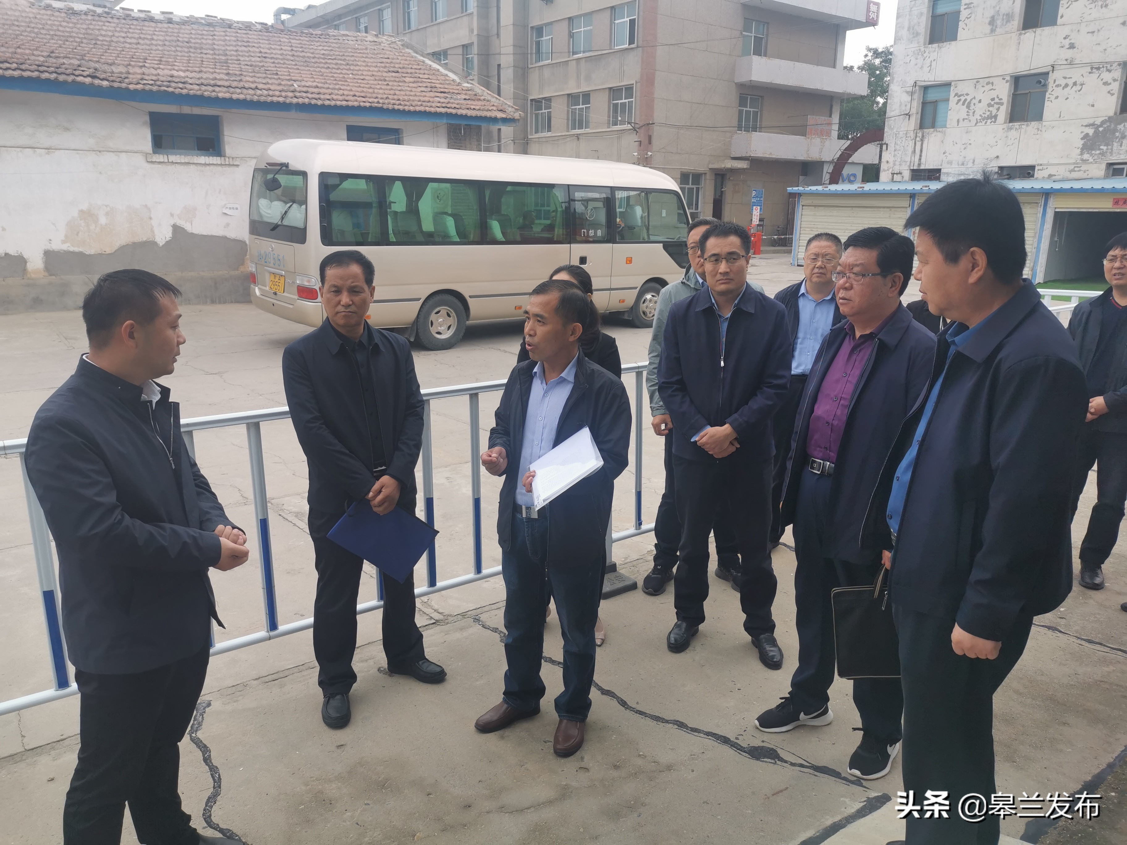 康石,范仲阔一行先后深入皋兰恒源粮油购销有限责任公司和甘肃省皋兰