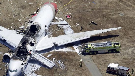 7·6韩亚航空坠机事故之后,调查人员检查了飞机上的黑匣子,希望能找到
