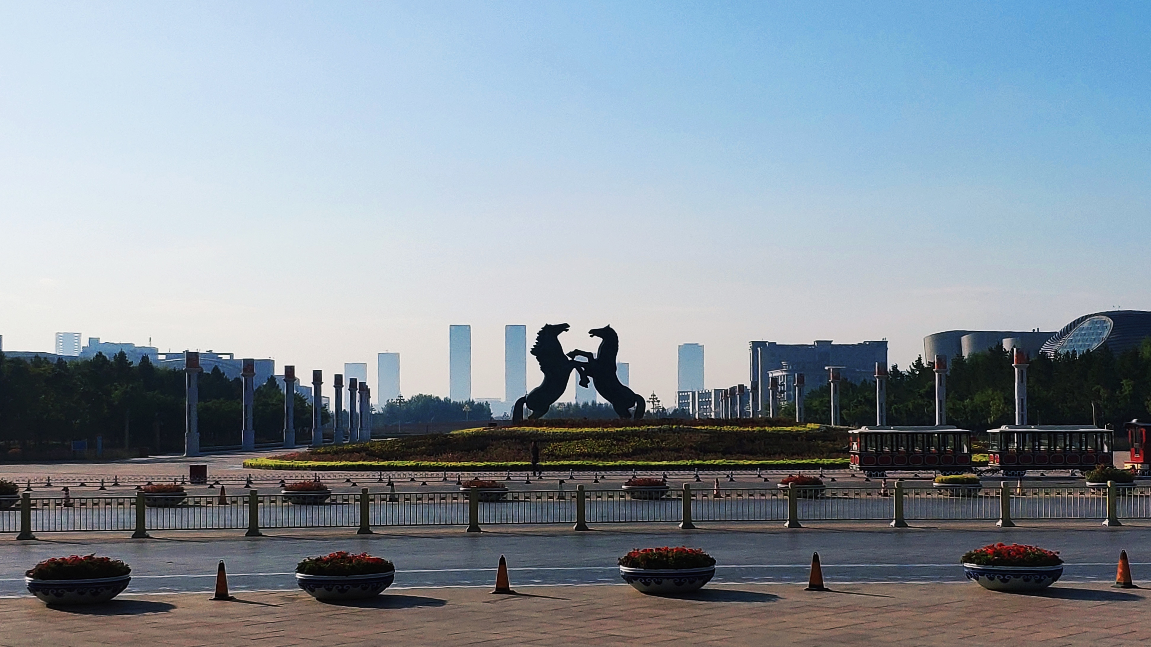 呼和浩特为什么将鄂尔多斯甩得那么远