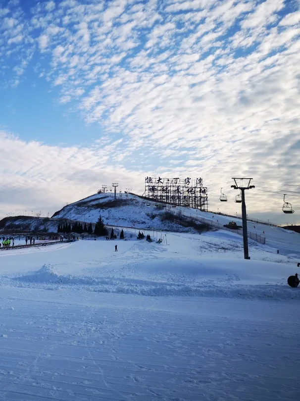 滑雪迎冬奥,青岛这条线路占据冬季c位,出道即巅峰地址:青岛市即墨区金