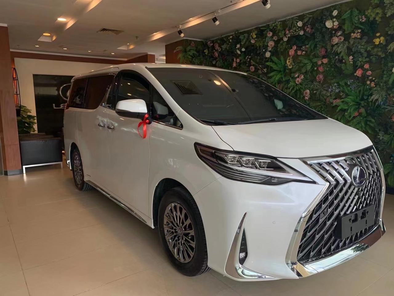 雷克萨斯lm300h商务保姆车