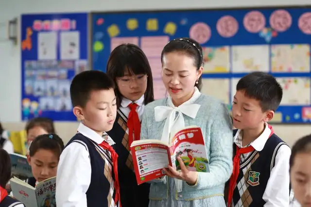 成都市双流区棠湖小学——书墨飘香润童年 腹有诗书气自华